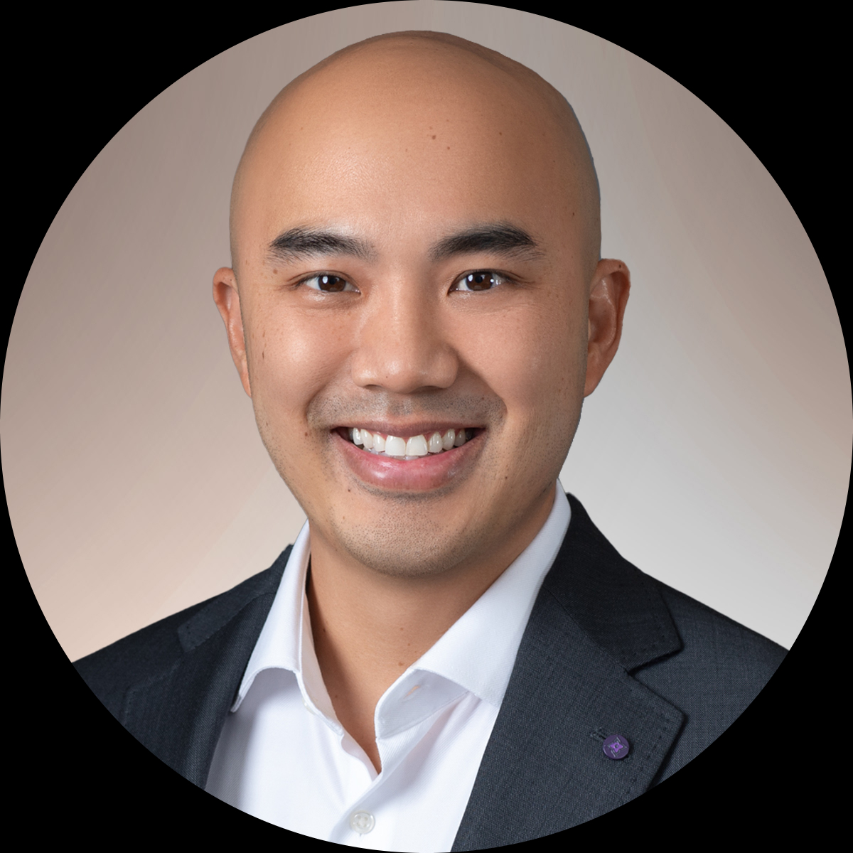 Colin Lee (r)